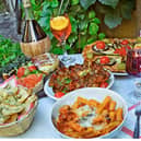 Pizza and drinks deal at New Inn, Tupton