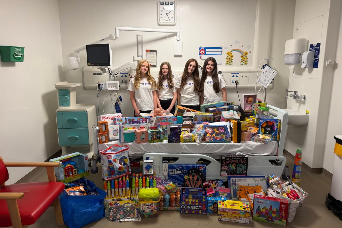 Kind-hearted teenagers bring joy to Chesterfield Royal Hospital