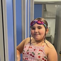 Inspirational Derbyshire girl, 9, takes on swimming challenge to help sister