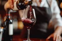 A planning application seeking permission to change the use of premises at 35 Chatsworth Road, Chesterfield to a wine bar has been approved by the borough council (generic image).
