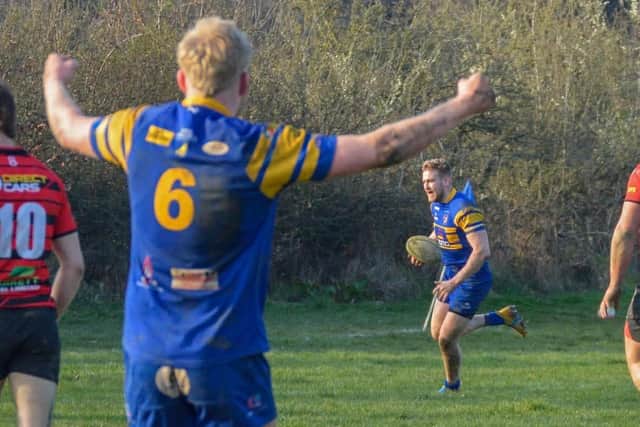 Tupton RUFC made it five wins from five in Counties 2 Midlands East North with a hard fought 22–7 victory over Nottingham Casuals in horrendous conditions at Canal Side