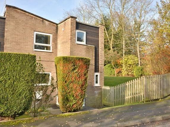 A deceptively spacious three bedroom end townhouse set amongst mature and attractively maintained communal grounds in the highly regarded leafy suburb of Roundhay, situated directly next to Canal Gardens and Roundhay Park, and within just a few minutes walking distance of the cosmopolitan shops, bars and restaurants on Street Lane.