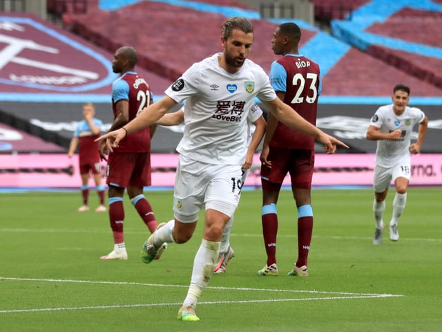 Took his goal brilliantly, regardless of whether it came off his head or his shoulder, anticipating the cross and moving well to get ahead of Cresswell. Stretched West Ham's defence, chasing balls into the channels, and work hard to close the play.