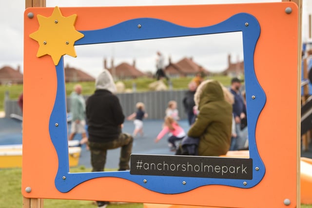 You can take a selfie in the screen and upload it to Facebook and Twitter, to share what you are up to at Anchorsholme Park.