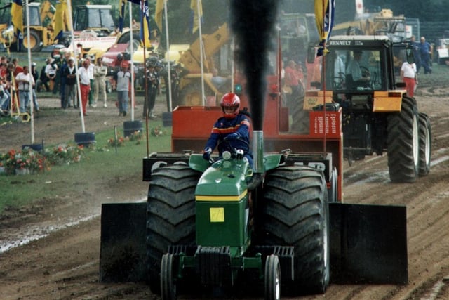 1997 Mammoth tractors at the British Tractor Pulling Championship at Great Eccleston
