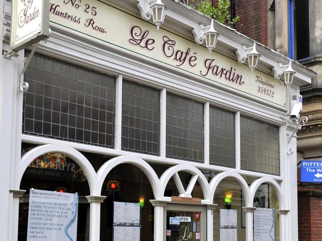 Le Cafe Jardin, (Huntriss Row, Pictured); McDonald's, (Huntriss Row); Saba Thai and Curry Lounge, (St.Thomas Street); Scarborough Tandoori, (St Thomas Street); Gianni's ristorante Italiano, (Victoria Road); Rumba, (Vernon Road).