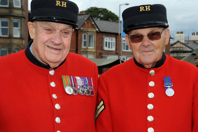 Chelsea Pensioners Denis Shiels (left) and John Walker.