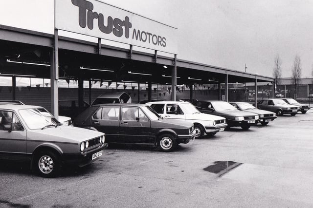 Another photo of Trust Motors (Leeds) Ltd on Geldard Road, this time in April 1984.