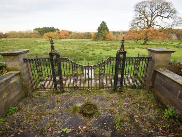 Robert Townley Parker inherited Cuerden in 1794. He served as High Sheriff of Lancashire and was twice a Conservative MP for Preston. To protect what he considered his right to privacy, he erected a wall around the entire estate.
