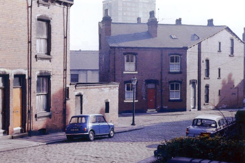 Woodhouse in the 1960s. The cobbled streets of Midgley Terrace looking towards the junction with Midgley View.