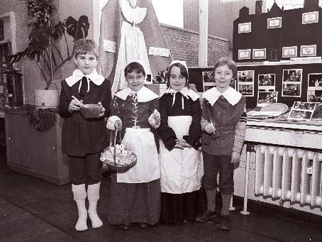 Clifton Infant School pupils visit to Clarke Hall, Wakefield in 1985