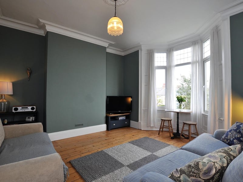 The walls offer artists plenty of display space for their canvases