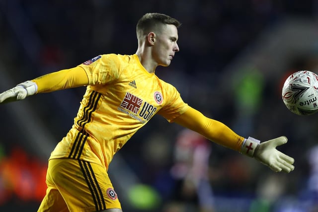 Leeds United have been named as third favourites to sign Manchester United goalkeeper Dean Henderson this summer, behind Chelsea and his current loan side Sheffield United. (Sky Bet)