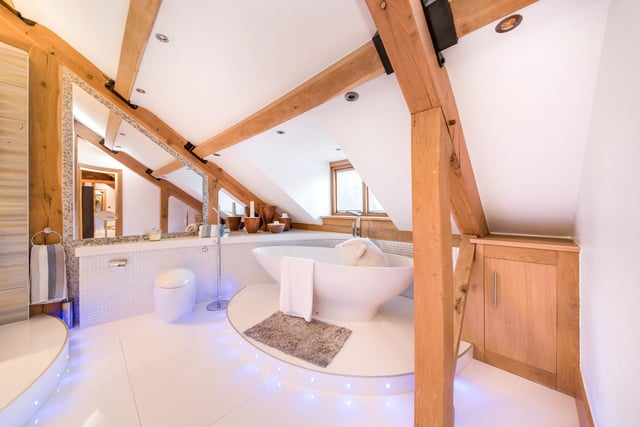 One of the luxurious en suite facilities to the six bedrooms within the property.