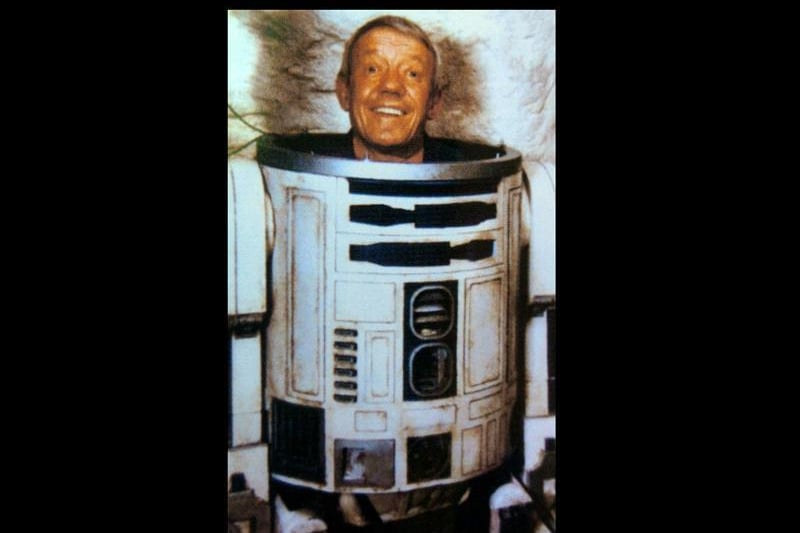 Kenny on-set as R2-D2