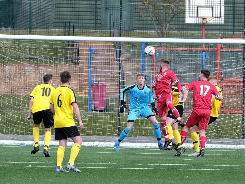 Trafalgar 2 Newlands 0

Photos by Richard Ponter