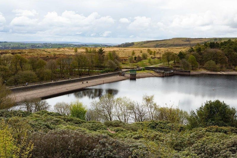 The Ogden Water local nature reserve offers a superb opportunity to escape from the stresses and strains of everyday life.