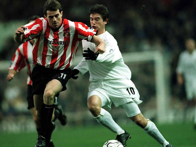 Harry Kewell battles with Sunderland's Kevin Kilbane.