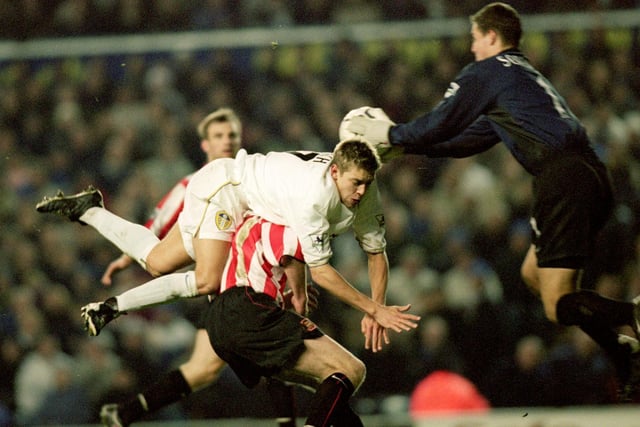 Alan Smith s foiled by the Sunderland defence.
