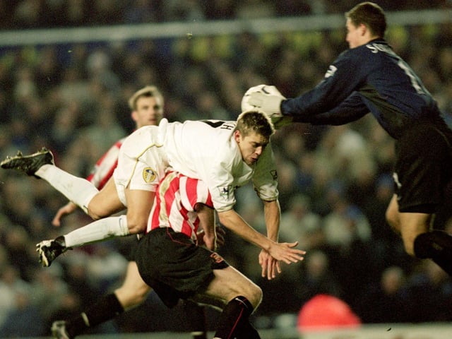 Alan Smith s foiled by the Sunderland defence.