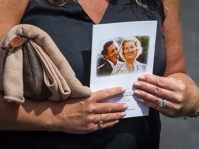 Crowds turn out for Dame Vera Lynn's funeral