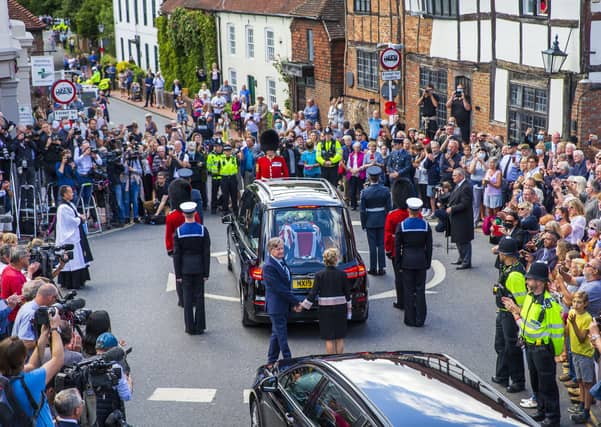 Crowds turn out for Dame Vera Lynn's funeral