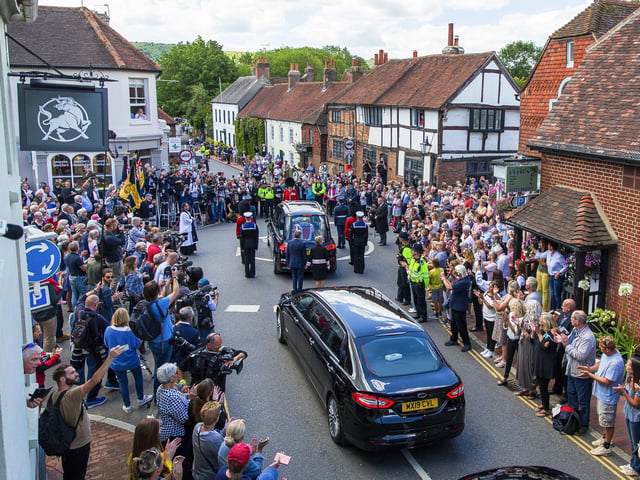 Crowds turn out for Dame Vera Lynn's funeral