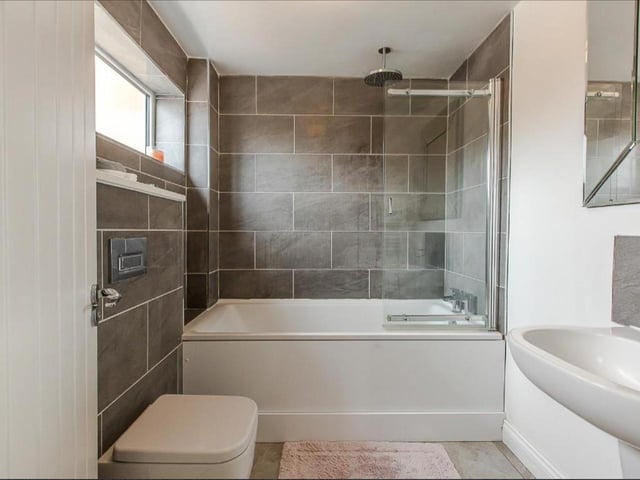 This bathroom wouldnt be out of place in a hotel