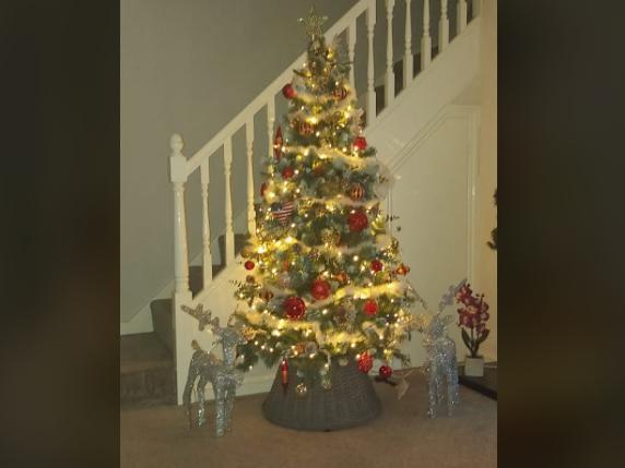 Helen Louise Arnell in Worthing has gone with a festive red and green theme