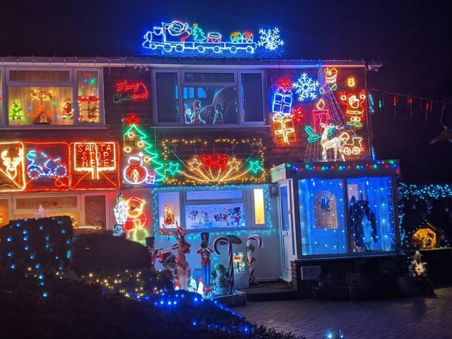 Highdown Drive, in Littlehampton, has several houses decorated like this. SUS-200912-172626001