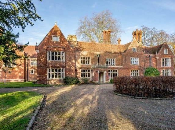 The 6 bed detached house in Goldington Green, Bedford, will set you back £1,500,000 (Zoopla/Strutt & Parker - Cambridge)