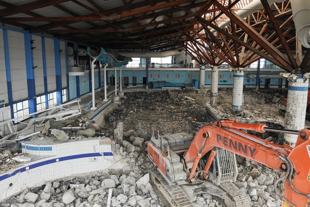 Butlin's swimming pool demolition. Photo: Eddie Mitchell SUS-210102-124715001