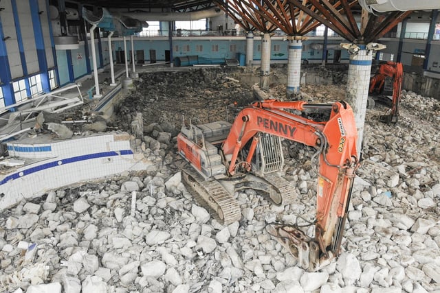 Butlin's swimming pool demolition. Photo: Eddie Mitchell SUS-210102-124248001
