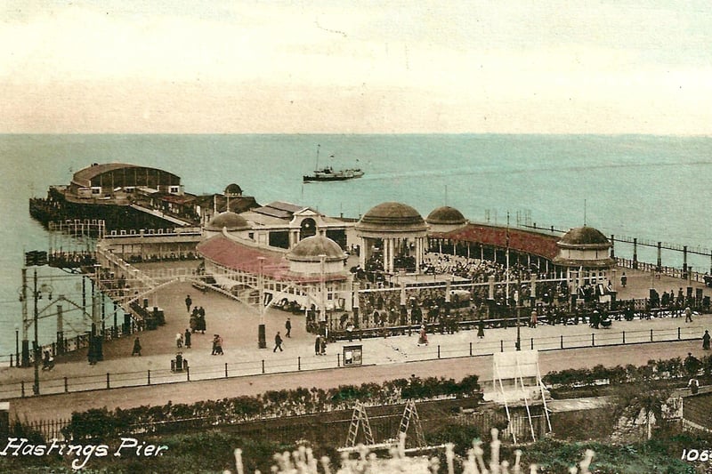 The pier in 1924-25. Picture courtesy of David Padgham SUS-190329-111712001