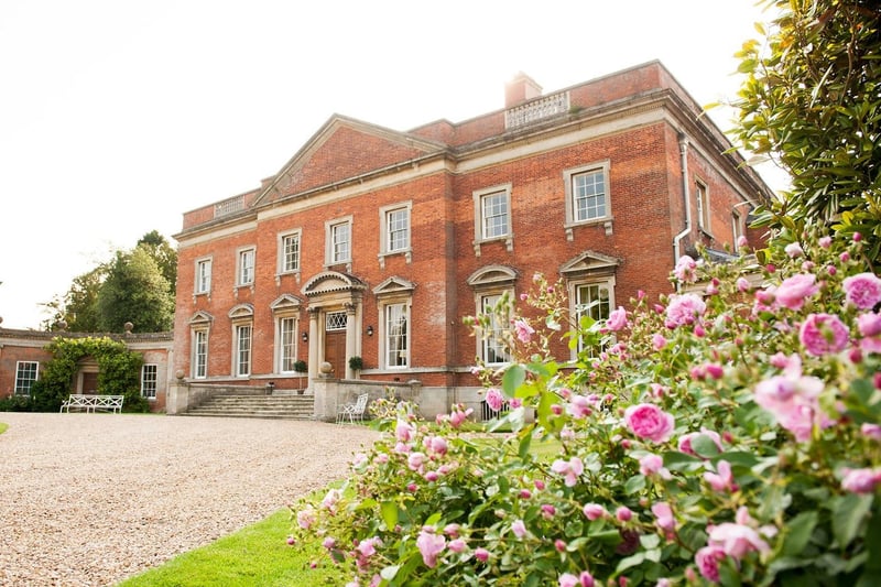 Kelmarsh Hall is a beautiful country house situated in Northampton, set in 3000 acres of picturesque countryside. They are very flexible with their wedding packages and you can say your vows in their stunning Orangery or their large luxury marquee.