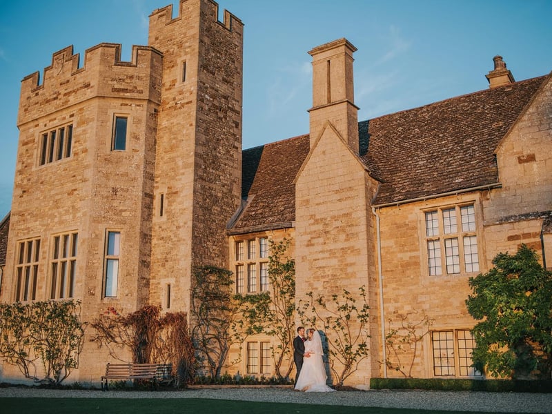 Have you ever dreamed of having the ultimate fairytale wedding in a castle? Well, now you can because Rockingham Castle offers an exclusive wedding venue with breathtaking views of the Welland Valley and their formal gardens. Their 950 year old Great Hall offers the perfect historic setting for ceremonies.