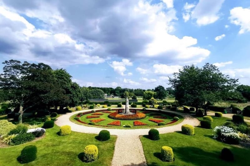Wicksteed Park is set in 147 acres of stunning parkland and offers three unique wedding venues to choose from, including the Grand Pavillion which features a ballroom sized dancefloor that overlooks the beautiful landscaped gardens.