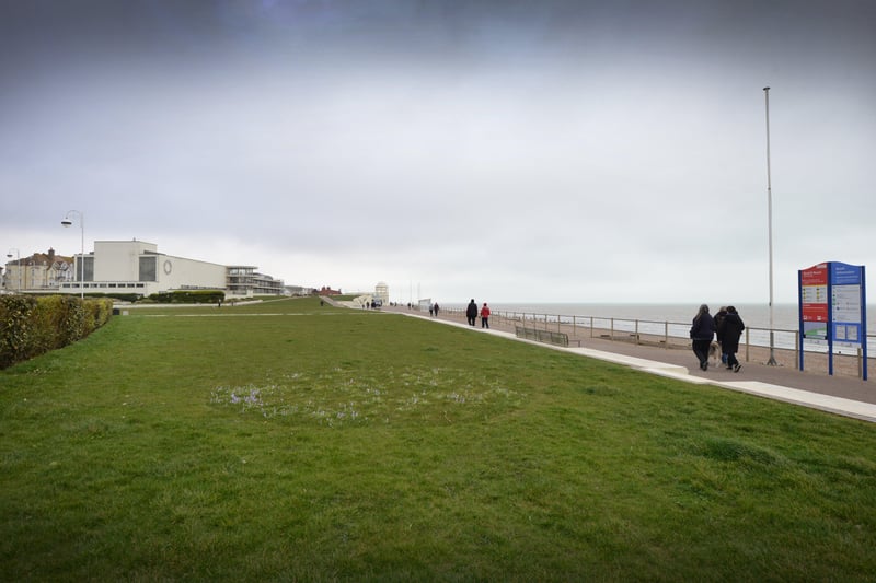 Bexhill seafront SUS-200318-151754001