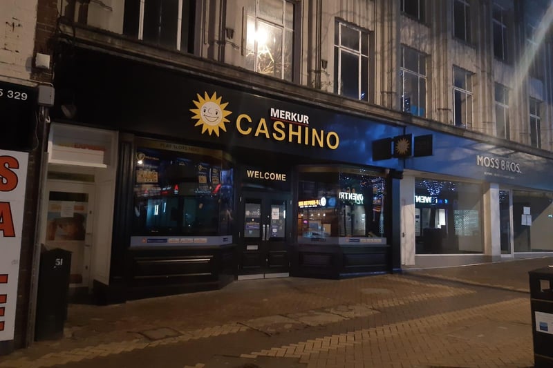 The casino, which you'd think handles large amounts of cash like the banks, does turn off all of its lights throughout the night.