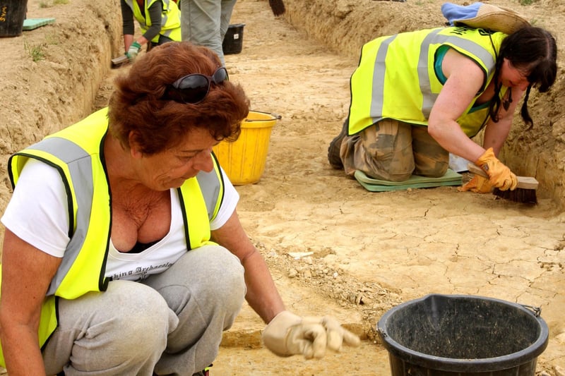HOR 050511 Archaeological excavation at Chichester College, Brinsbury Campus. photo by derek martin ENGSNL00120110605114640