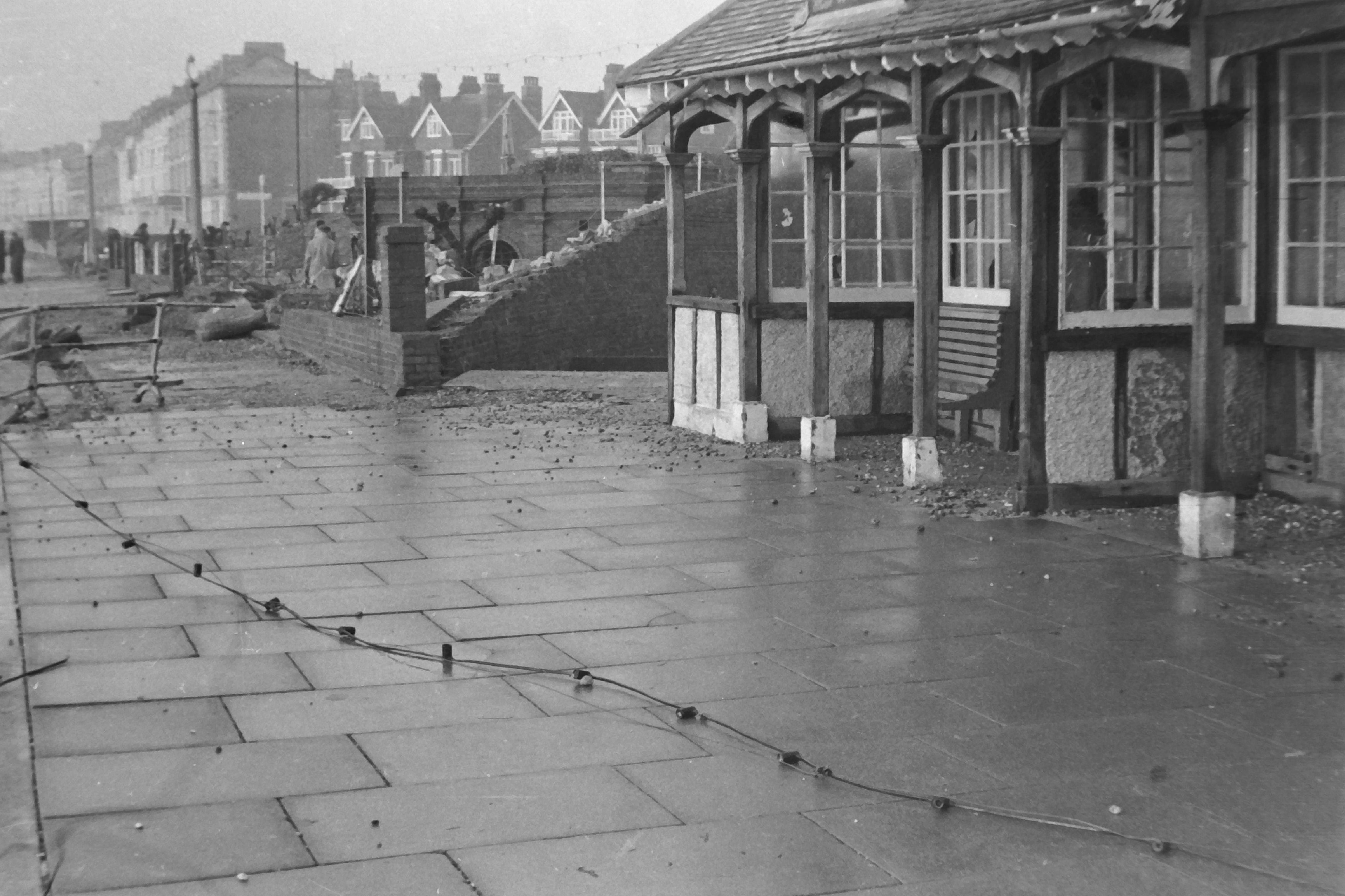 Major storm that hit Eastbourne on 20th/21st Jan 1965 SUS-220118-131204001