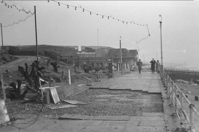 Major storm that hit Eastbourne on 20th/21st Jan 1965 SUS-220118-131035001
