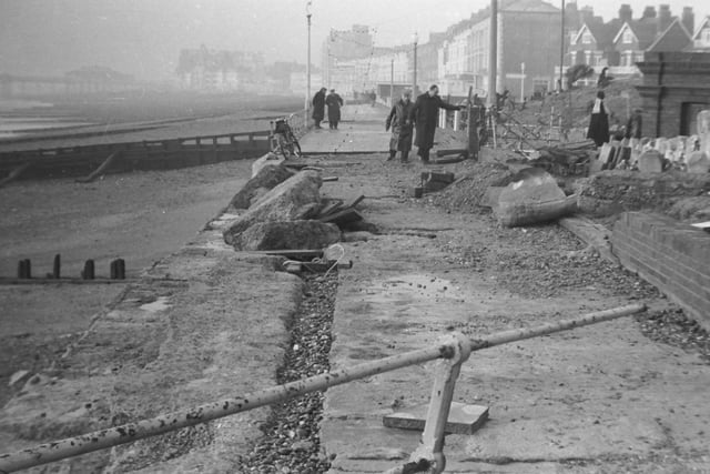 Major storm that hit Eastbourne on 20th/21st Jan 1965 SUS-220118-131248001
