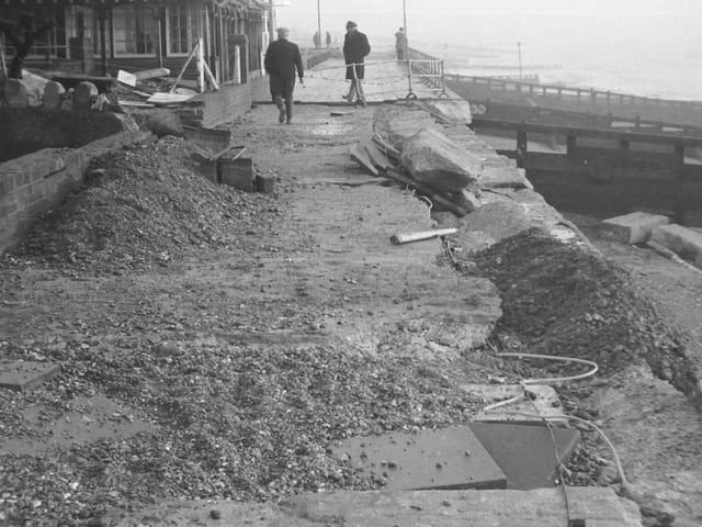 Major storm that hit Eastbourne on 20th/21st Jan 1965 SUS-220118-131013001