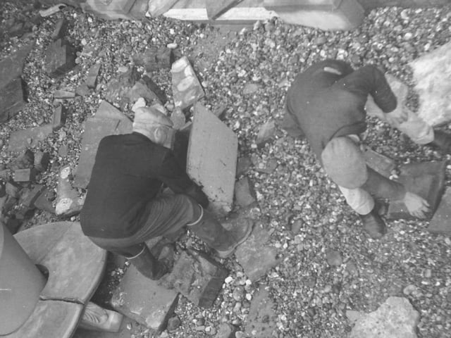 Major storm that hit Eastbourne on 20th/21st Jan 1965 SUS-220118-131024001