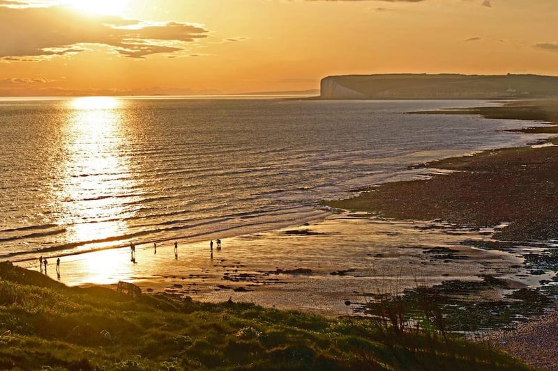 Sunset at Birling Gap, by Martin Rumary. SUS-210421-102736001