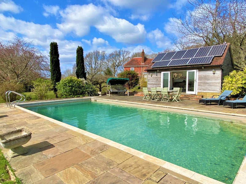 In the grounds there is a heated swimming pool with Aquatrac safety cover. The pool house has a shower room and kitchenette and there are also Photovoltaic cells on the roof, generating an annual income