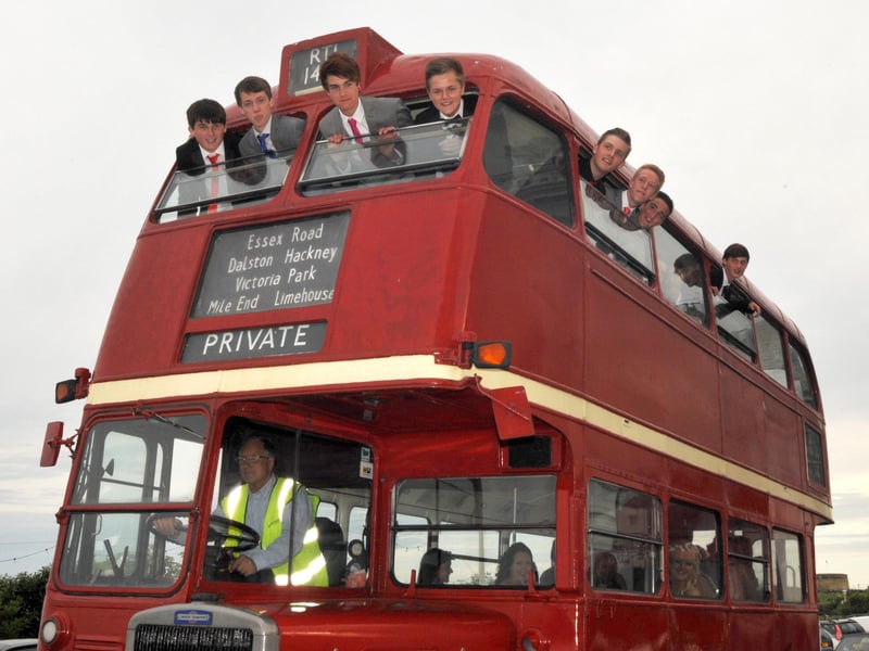 Bishop Bell School Prom at The Cavendish July 5th 2012 E27143N ENGSUS00120120607130830
