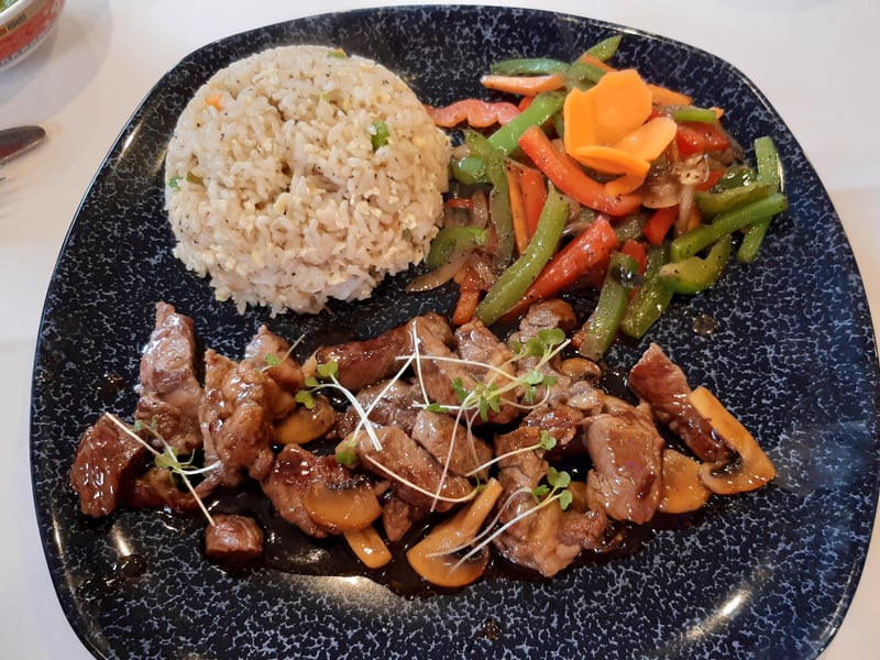 Brad Barnes dines at Katana in Spalding