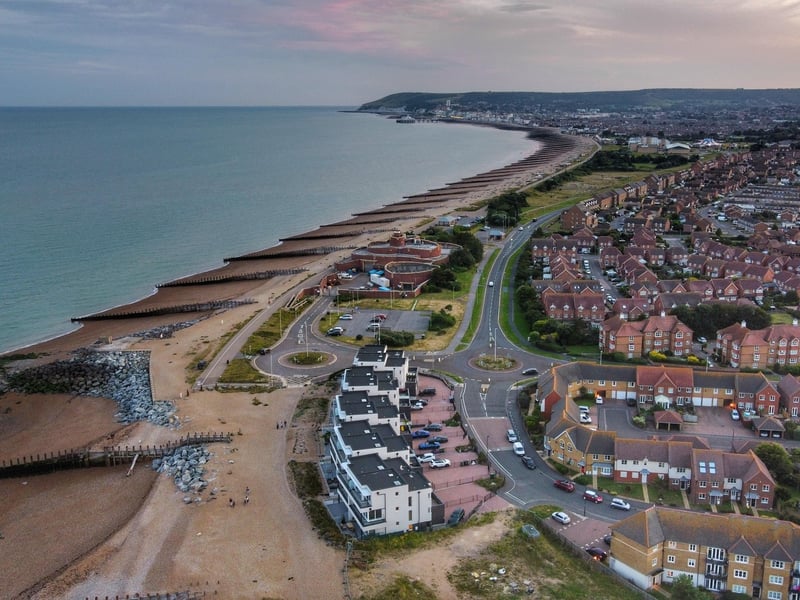 Eastbourne seafront. Photo from Allen Taylor. SUS-210813-133047001
